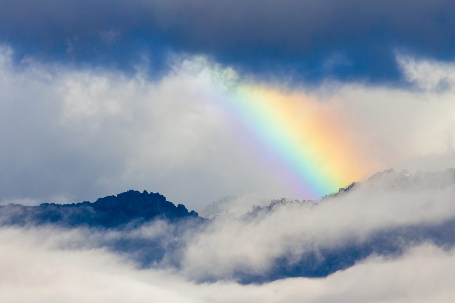 Arco iris con la sierra de Madrid